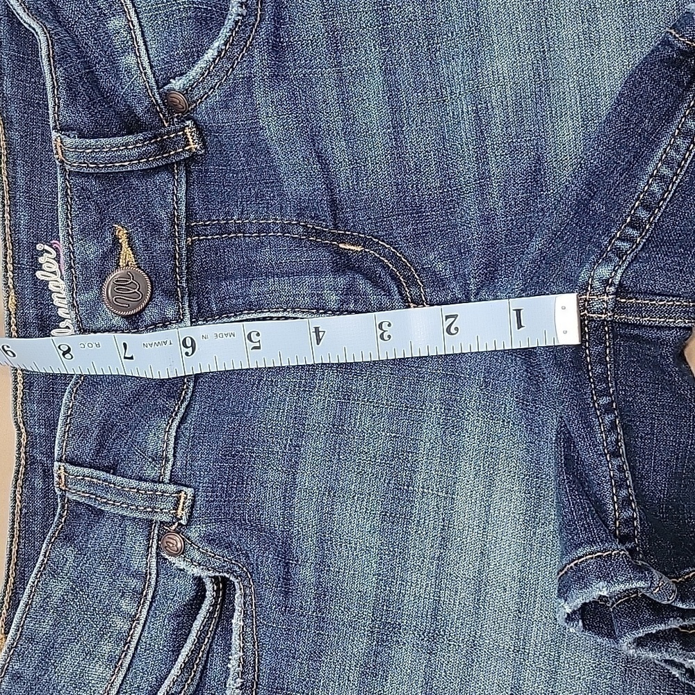Wrangler, Retro Mae Shorts, Size 1 Avg, Excellent Condition, Like New! - Picture 5 of 9